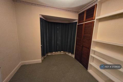 3 bedroom semi-detached house to rent, Connaught Road, Sutton, SM1