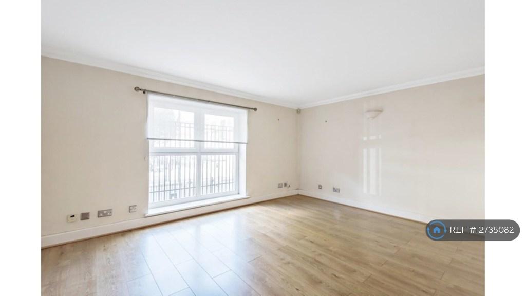 Living Room - Empty