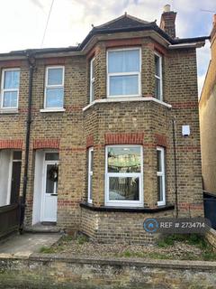 2 bedroom maisonette to rent, Montem Lane, Slough, SL1