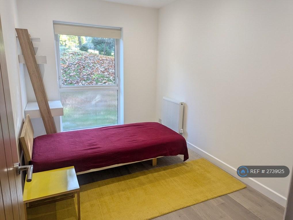Second Bedroom (Can Fit a Double Bed)