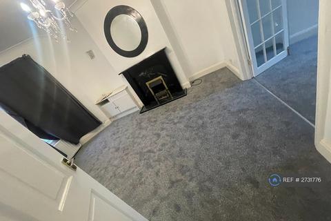 4 bedroom detached house to rent, Bournemouth Park Road, Southend-On-Sea, SS2