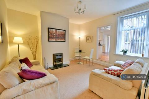 2 bedroom flat to rent, Hewitson Terrace, Gateshead, NE10