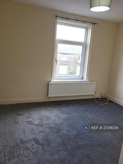 3 bedroom terraced house to rent, Sandygate Terrace, Bradford, BD4