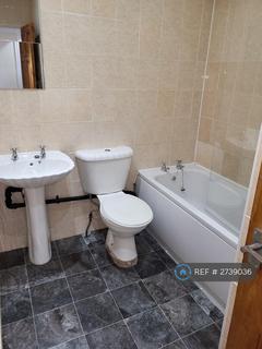 3 bedroom terraced house to rent, Sandygate Terrace, Bradford, BD4