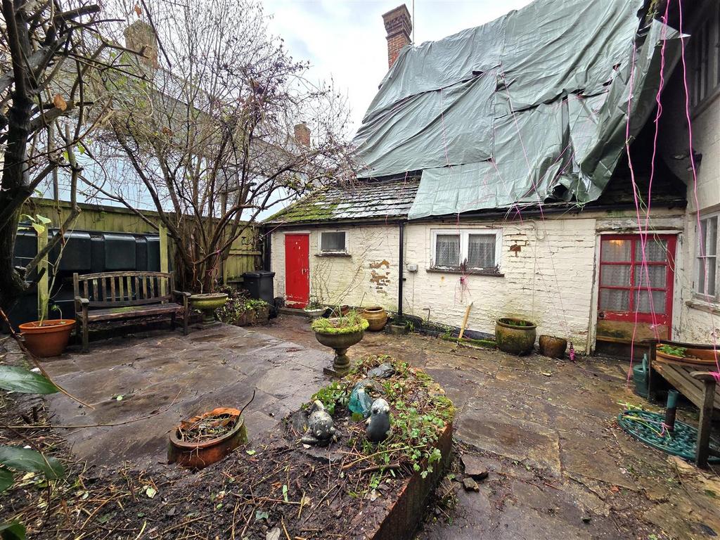 PO - Courtyard2.jpg