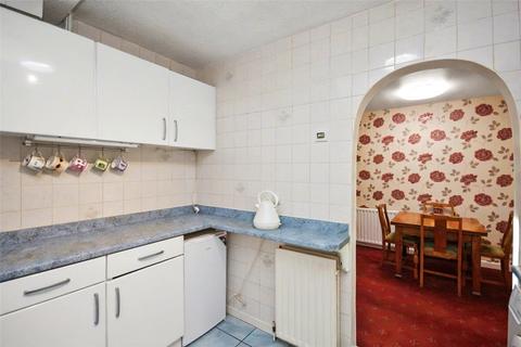 3 bedroom semi-detached house for sale, Armley Grange Crescent, Leeds, West Yorkshire