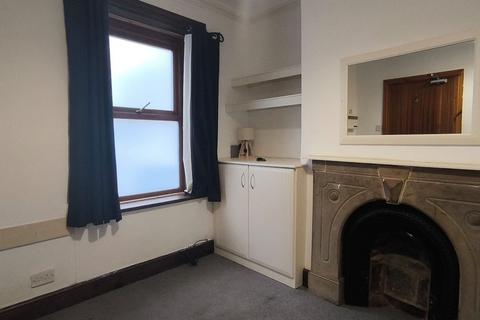 undefined, Room 1, 5 Mason Street