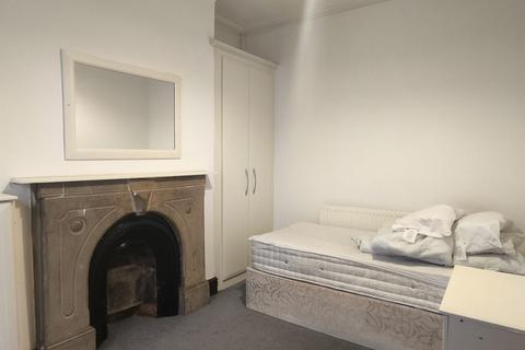 undefined, Room 1, 5 Mason Street