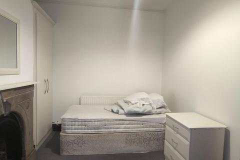 undefined, Room 1, 5 Mason Street