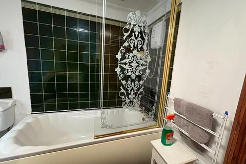 undefined, Room 1, 5 Mason Street
