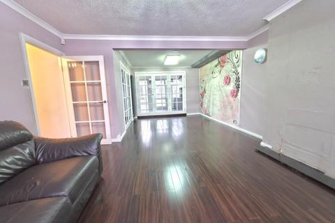 4 bedroom terraced house for sale, Yeomen Way, Ilford