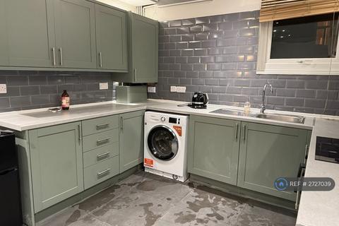 3 bedroom terraced house to rent, Turnbull Road, Longsight, Manchester, M13