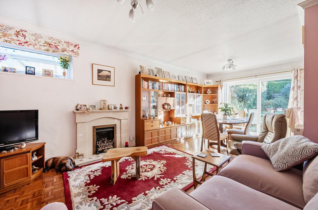 1387552 18 693047...