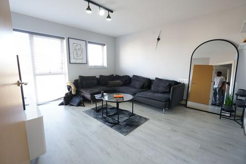 2 bedroom flat to rent, Draper Close, Grays