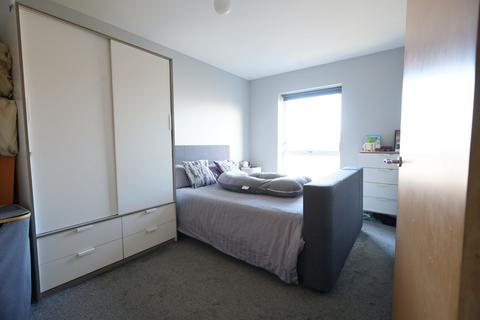 2 bedroom flat to rent, Draper Close, Grays