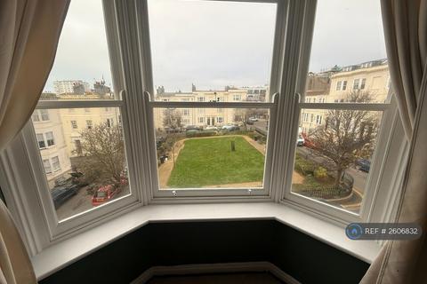 3 bedroom penthouse to rent, Clarence Square, Brighton, BN1