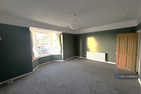 3 bedroom penthouse to rent, Clarence Square, Brighton, BN1