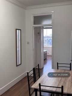 2 bedroom flat to rent, Quested Court, London, E8