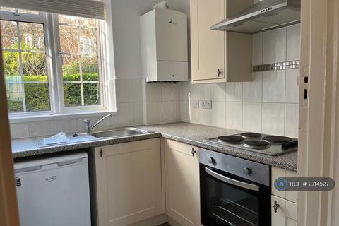1 bedroom flat to rent, Portsmouth Road, Guildford, GU2