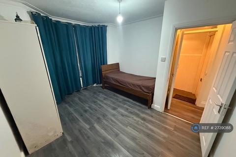 2 bedroom terraced house to rent, Cecil Road, Harrow, HA3