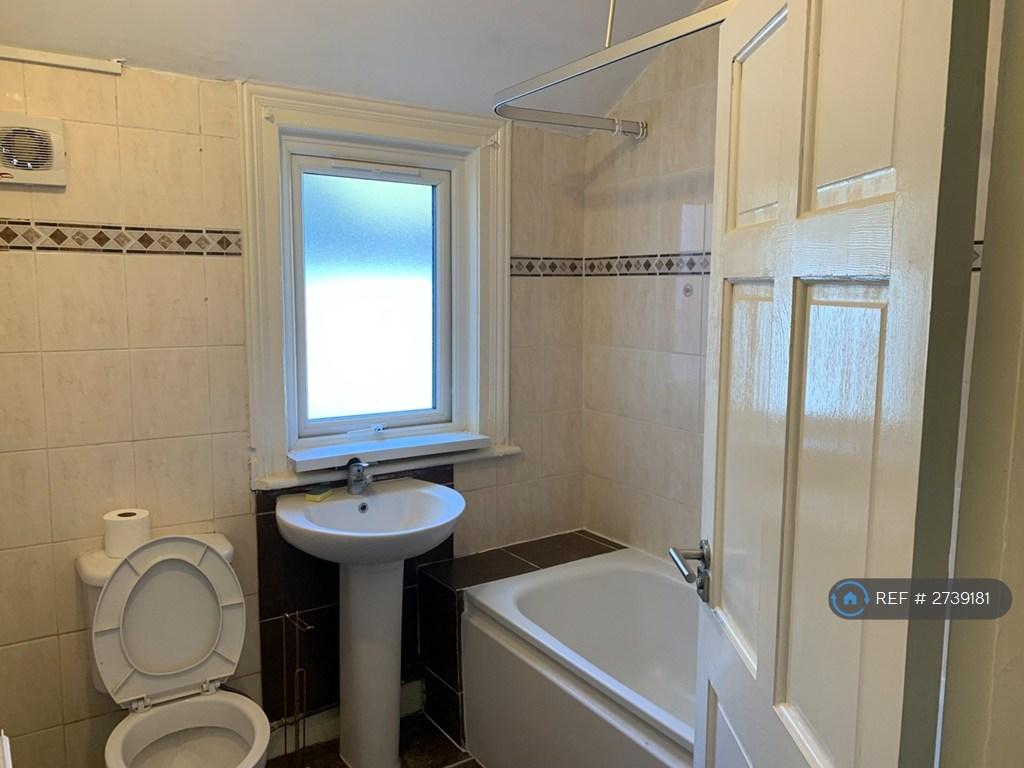 Bathroom Upstairs