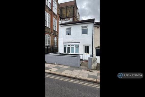 5 bedroom end of terrace house to rent, Bloomfield Road, London, SE18