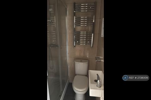 5 bedroom end of terrace house to rent, Bloomfield Road, London, SE18