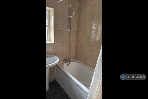 5 bedroom end of terrace house to rent, Bloomfield Road, London, SE18