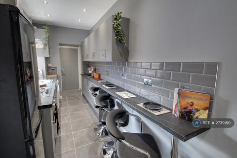 5 bedroom terraced house to rent, Wolverton Road, Leicester, LE3
