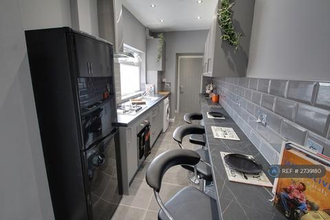 5 bedroom terraced house to rent, Wolverton Road, Leicester, LE3