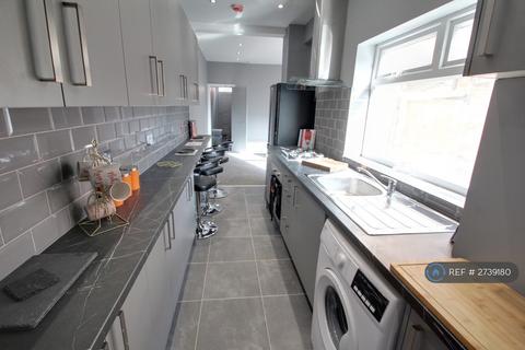 5 bedroom terraced house to rent, Wolverton Road, Leicester, LE3