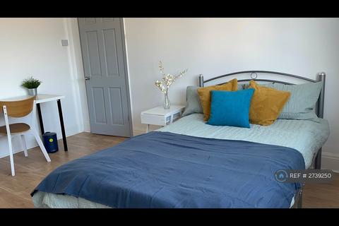 1 bedroom in a house share to rent, Southmead Road, Bristol, BS10
