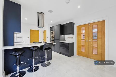 4 bedroom semi-detached house to rent, Anderson Grove, York, YO24