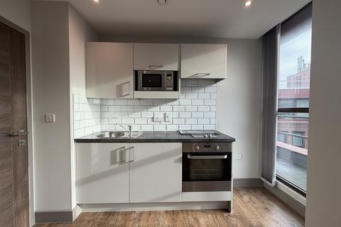 Studio to rent, Week Street