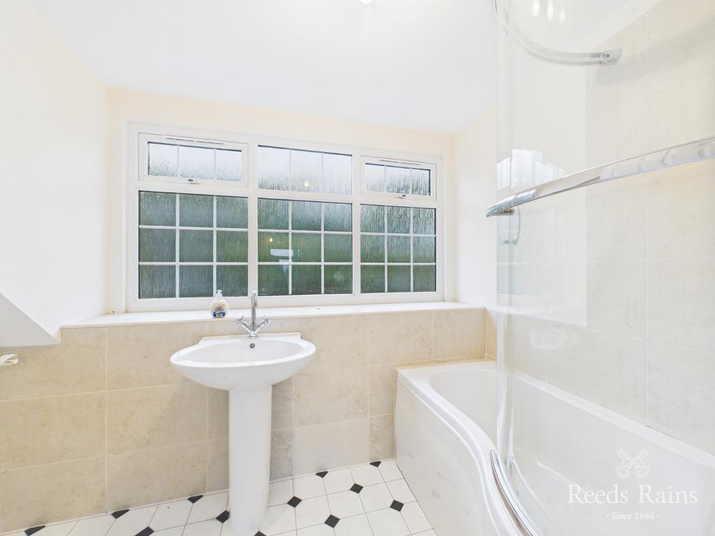 En-Suite Bathroom