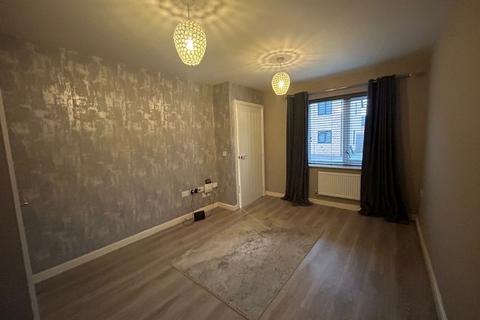 2 bedroom semi-detached house for sale, Finchley Close, East Yorkshire HU8
