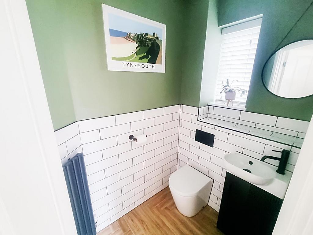 Dowsntairs WC