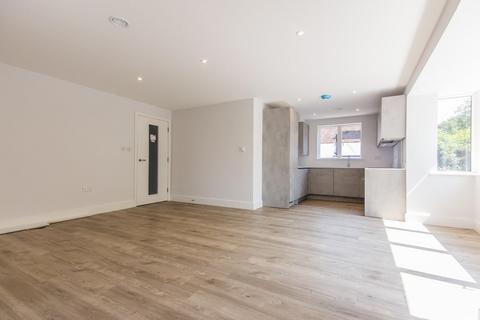2 bedroom apartment to rent, Hills Court, Hills Road, Cambridge