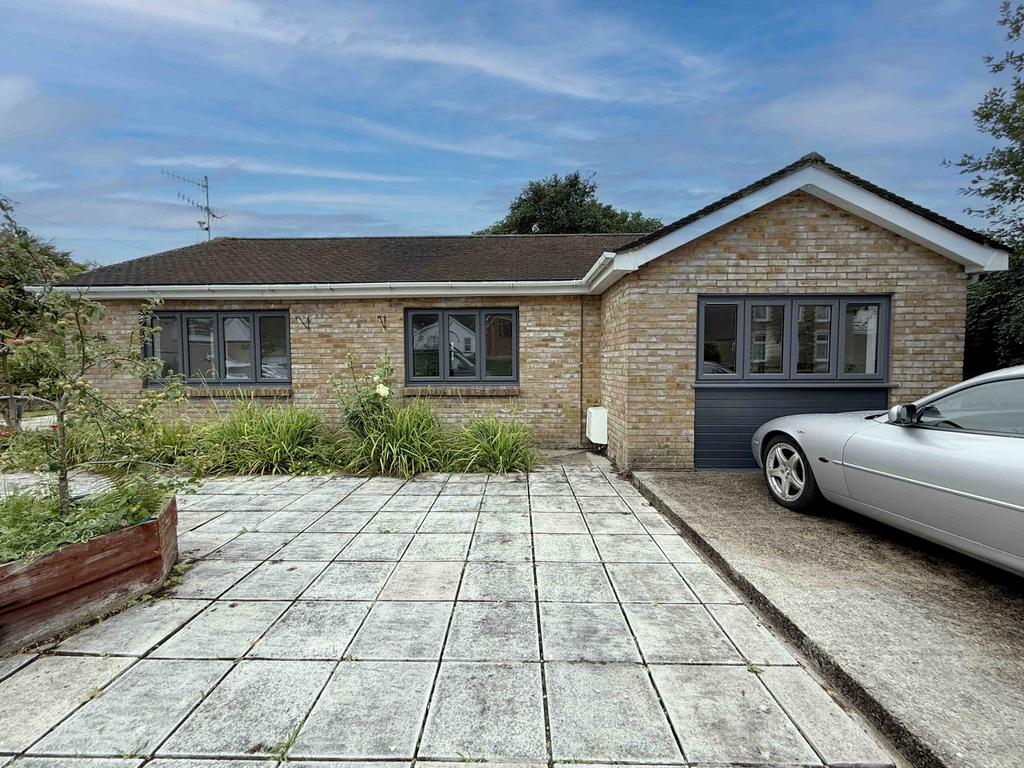 Swansea Road, Pontlliw, Swansea - 3 Bedroom Bunga