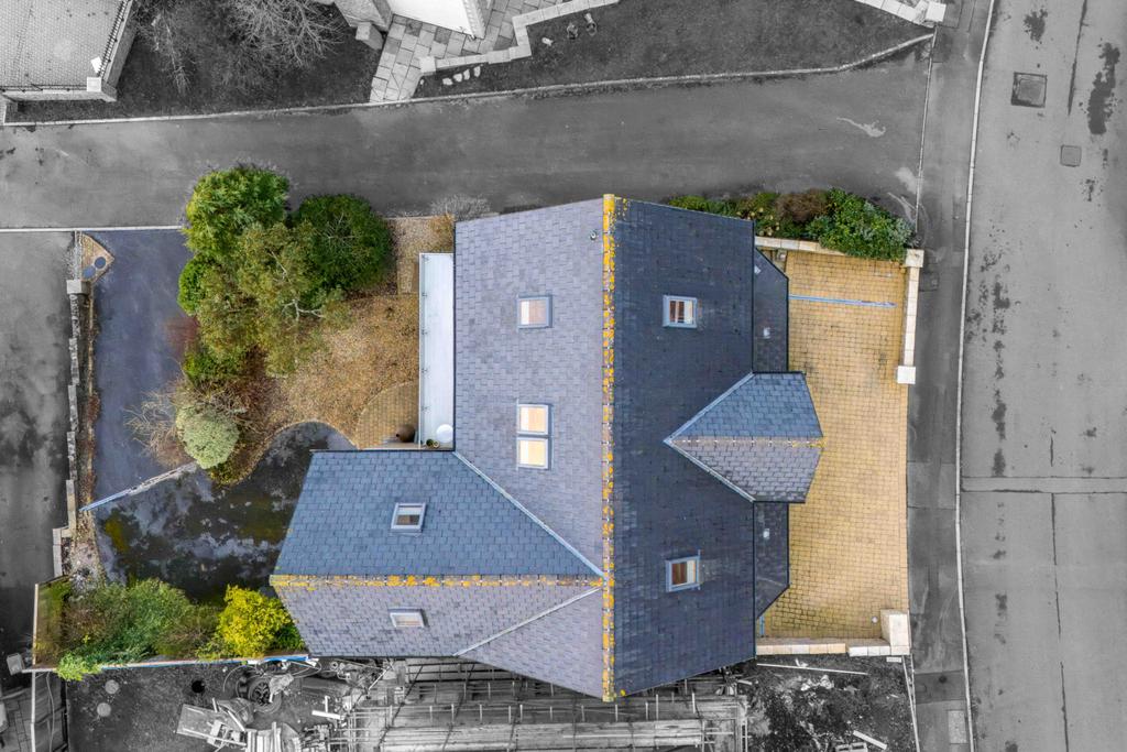 6/7 Bedroom Detached for Sale on Coed Y Bronallt