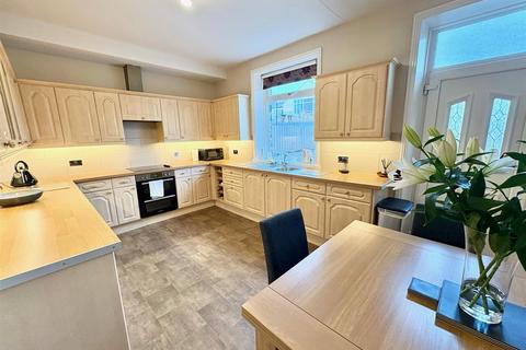 3 bedroom end of terrace house for sale, Westbourne Terrace, Halifax