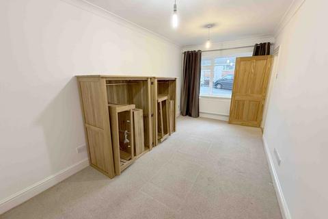 4 bedroom semi-detached house to rent, Priors Way, Dunvant, SA2