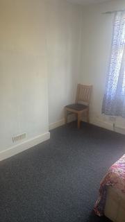 1 bedroom in a house share to rent, Waddon Park Avenue, Croydon CR0