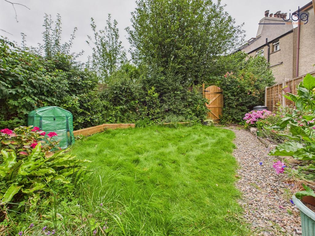 Divorced Garden