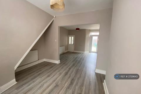 2 bedroom terraced house to rent, Ebberstone Street, Manchester, M14