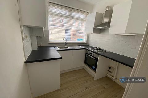 2 bedroom terraced house to rent, Ebberstone Street, Manchester, M14