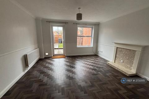2 bedroom terraced house to rent, Lower Canes, Yateley, GU46
