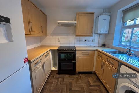 2 bedroom terraced house to rent, Lower Canes, Yateley, GU46