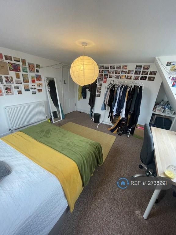 Bedroom 5 - Floor 3