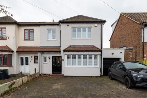 4 bedroom semi-detached house to rent - Western Road, Leigh-on-Sea